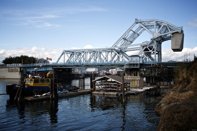 more blue bridge