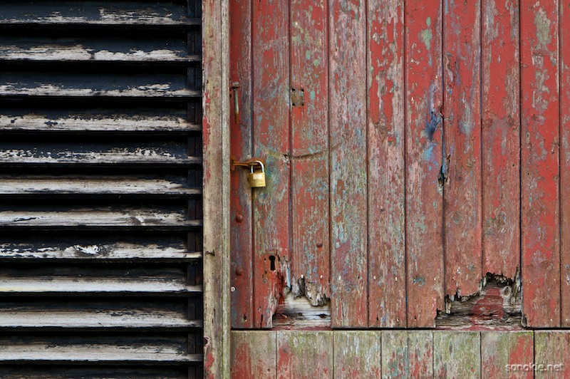 red barn door