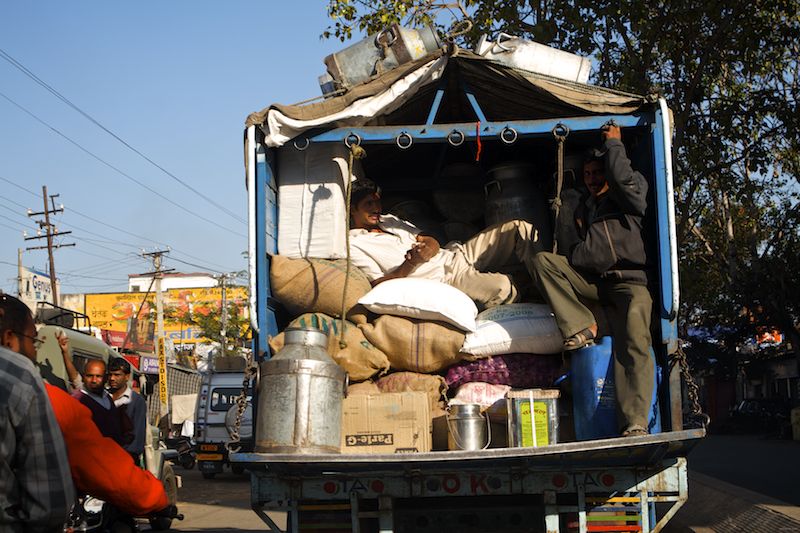 how to ride in a truck